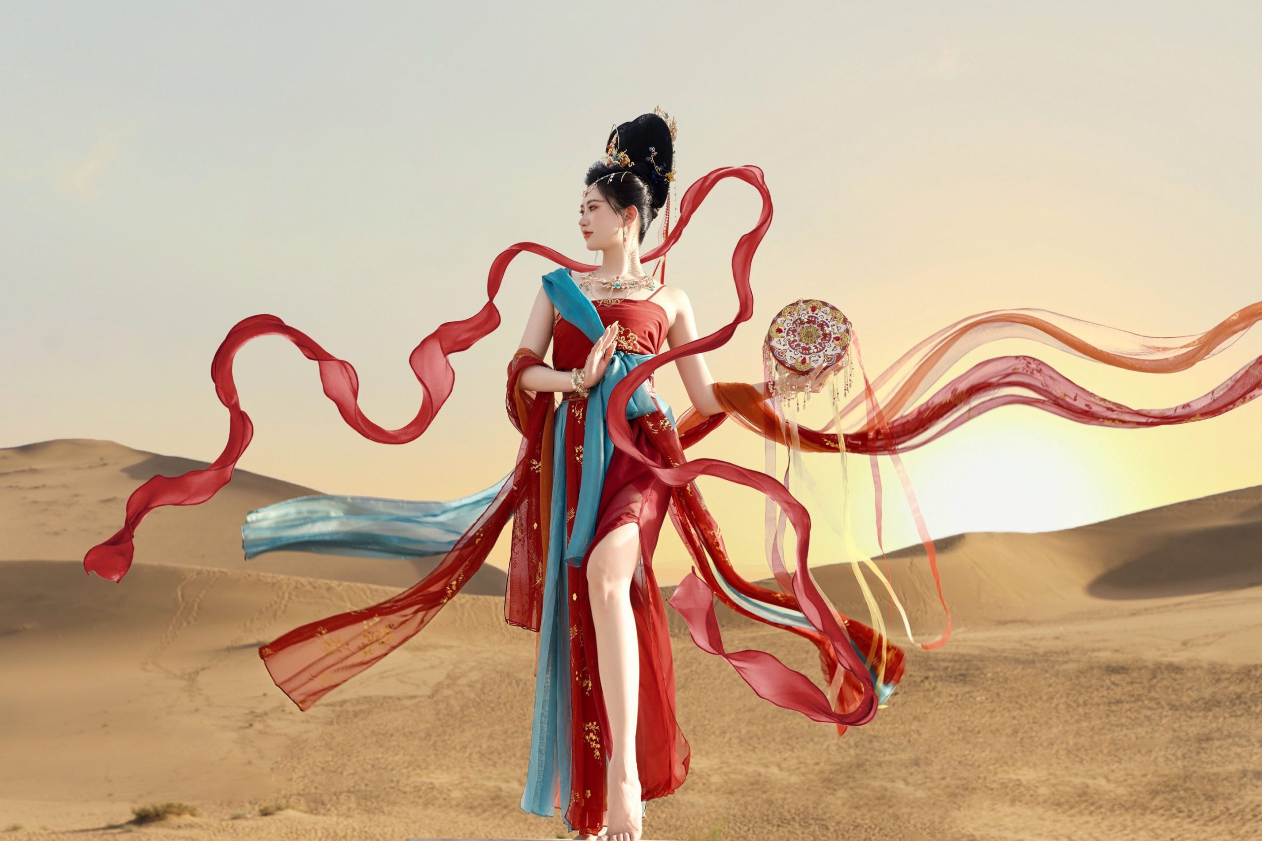 敦煌の漢服体験：歴史の中で幻想的な写真を残す