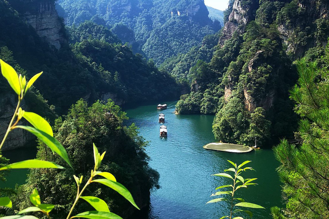 張家界ボートツアー：宝峰湖の美しさを探る