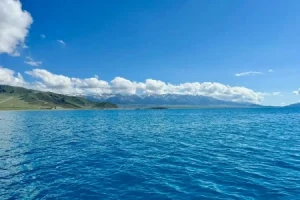 サリム湖