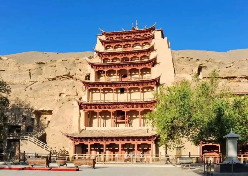 敦煌観光名所へのアクセス完全ガイド：莫高窟など人気スポットの行き方まとめ｜TravelChina中国旅行