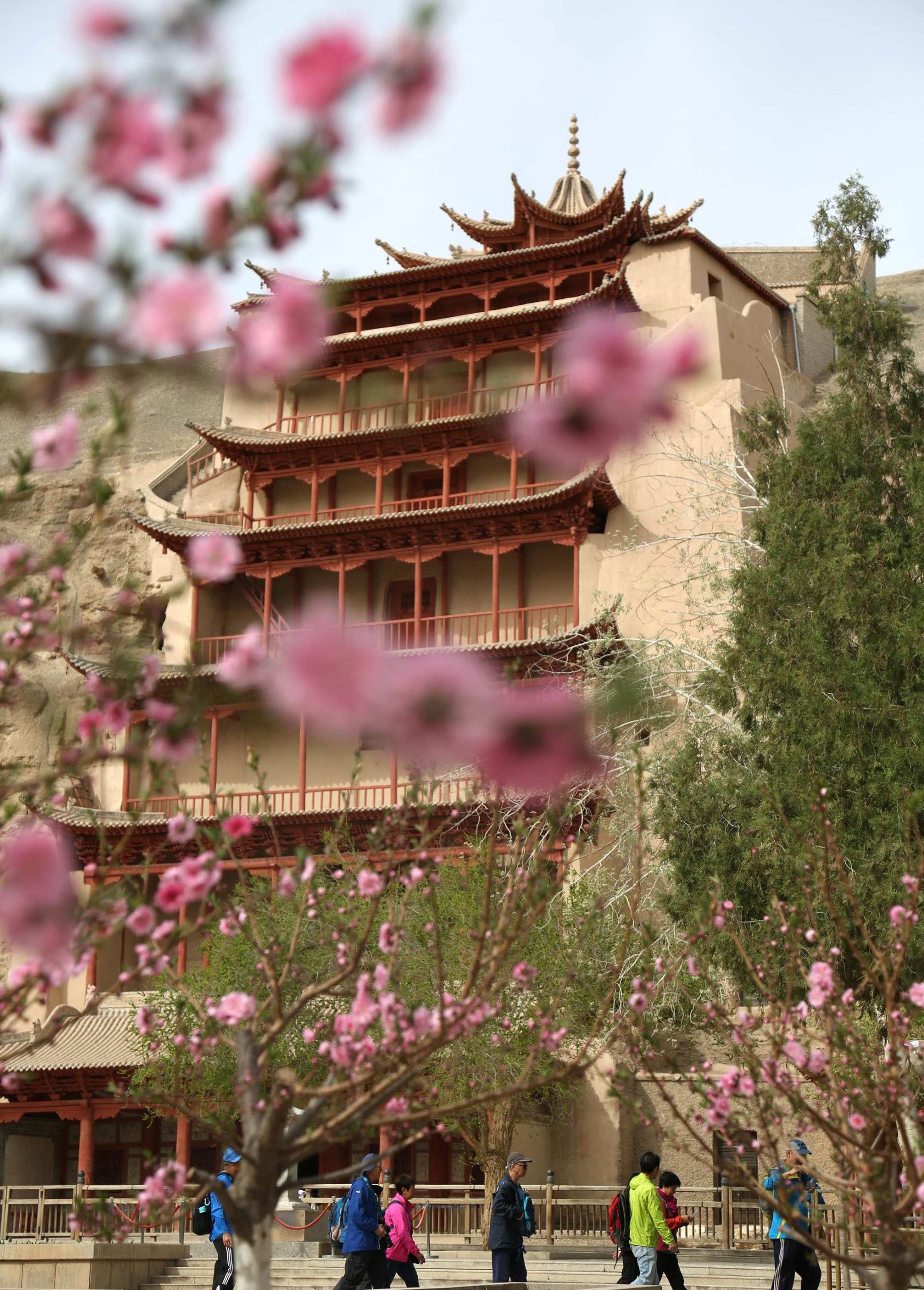 春の敦煌旅行：莫高窟