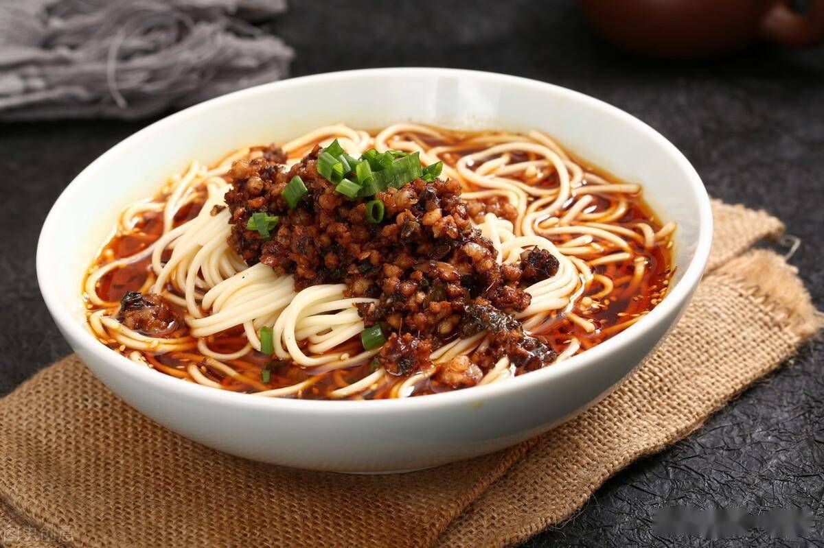 担担麺 – 本場の味を楽しむべき伝統的な成都料理