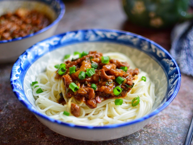 炸醤麺
