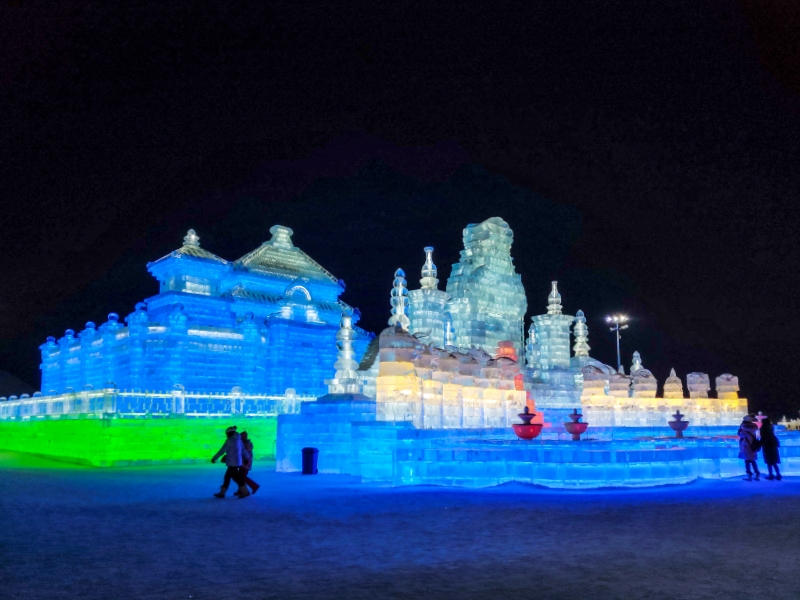 夜の氷雪大世界