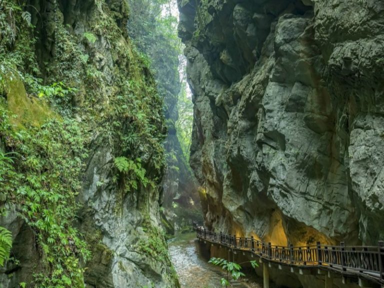 龍水峡地縫